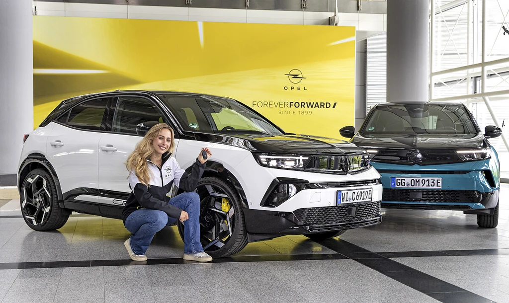Sophia Flörsch Now Drives Opel Mokka GSE