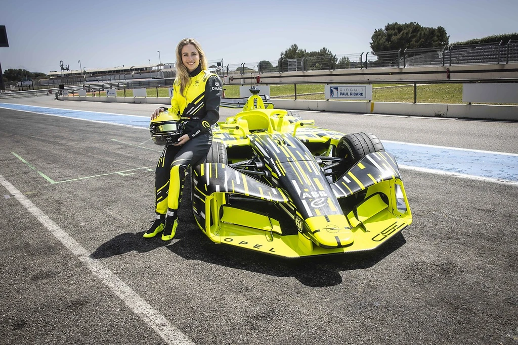 Sophia Flörsch Now Drives Opel Mokka GSE
