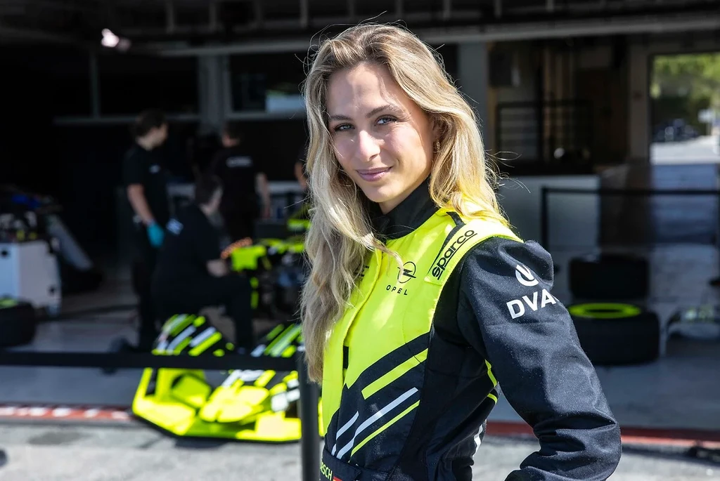 Test and development driver Sophia Flörsch